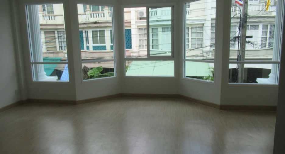 À vendre studio maison de ville à Nong Khaem, Bangkok