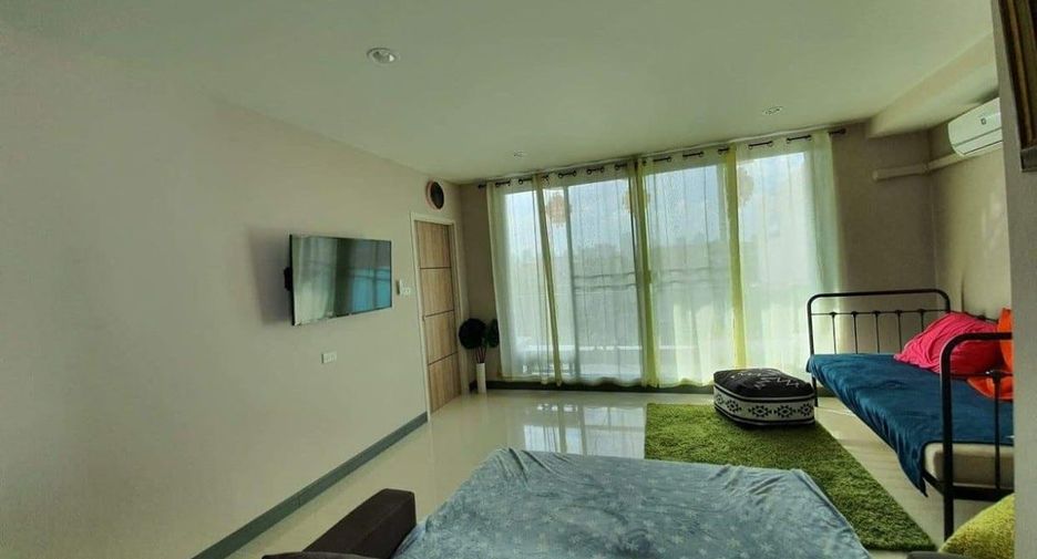 For sale 40 bedrooms apartment in Phra Khanong, Bangkok