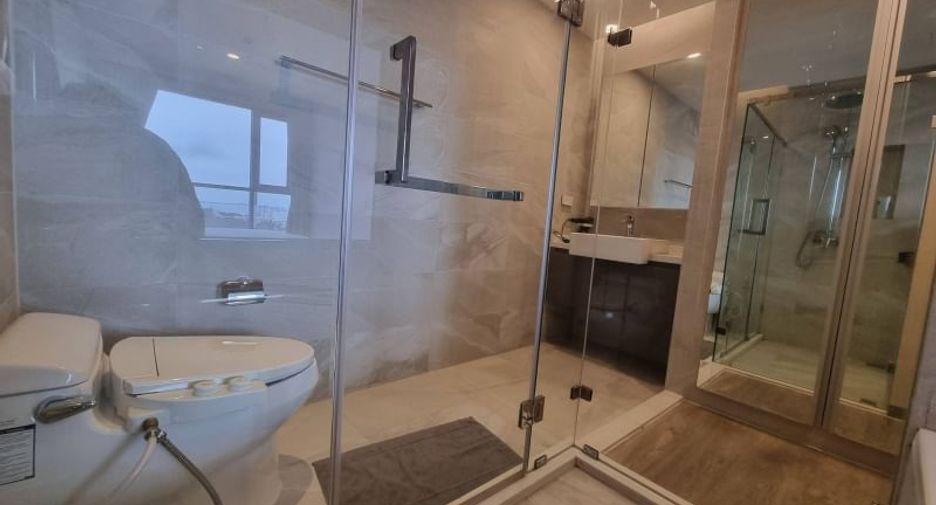 For rent 2 bedrooms condo in Si Racha, Chonburi