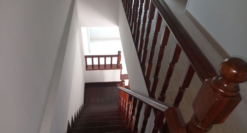 À vendre studio maison de ville à Bang Khen, Bangkok