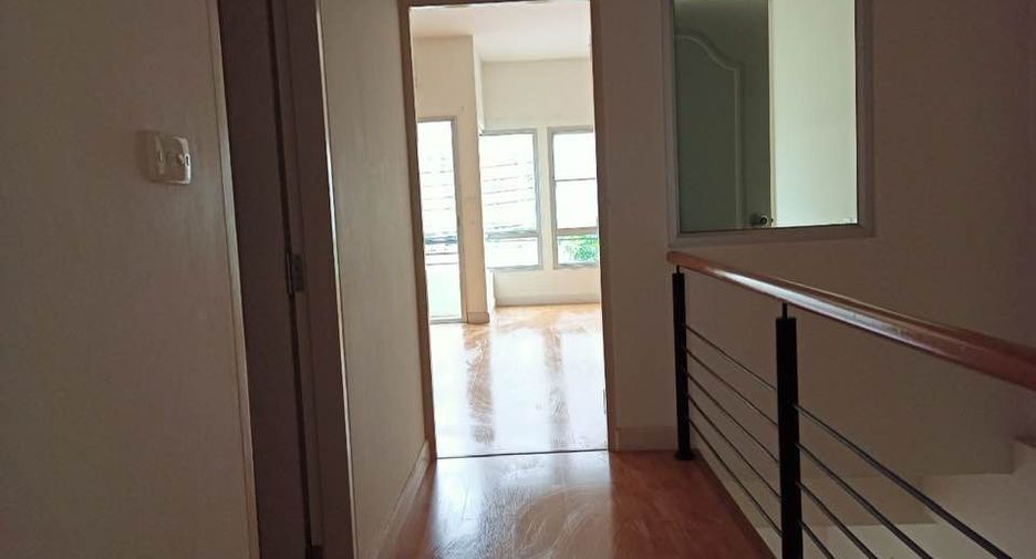 For sale studio townhouse in Nong Khaem, Bangkok