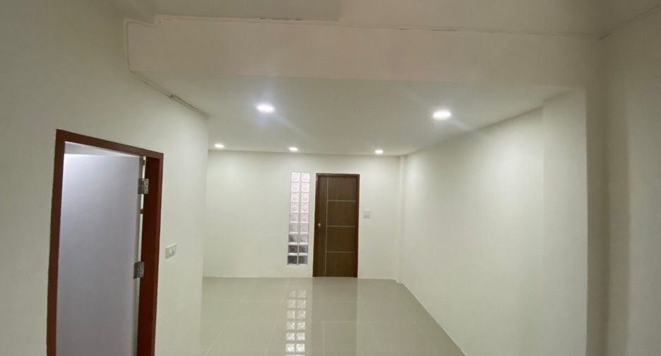 For sale studio townhouse in Bang Khae, Bangkok