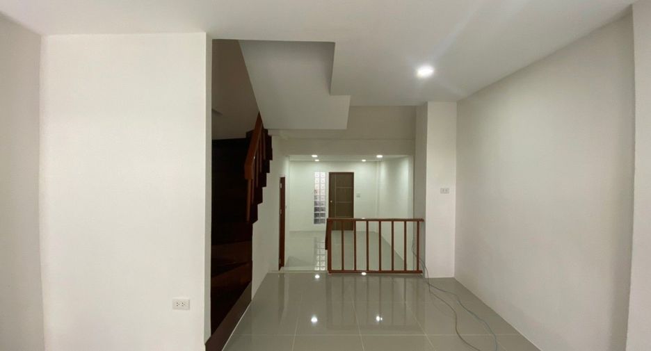For sale studio townhouse in Bang Khae, Bangkok