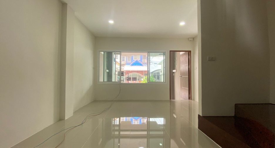 For sale studio townhouse in Bang Khae, Bangkok