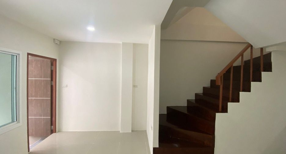 For sale studio townhouse in Bang Khae, Bangkok