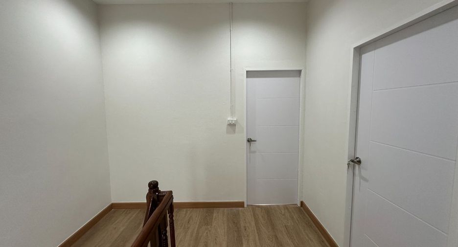 Casa adosada en venta de estudio en Bueng Kum, Bangkok