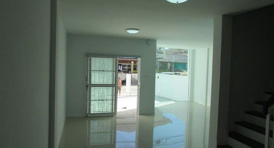For sale スタジオ townhouse in Lat Krabang, Bangkok