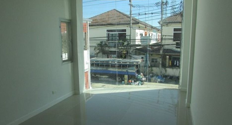 For sale スタジオ townhouse in Lat Krabang, Bangkok
