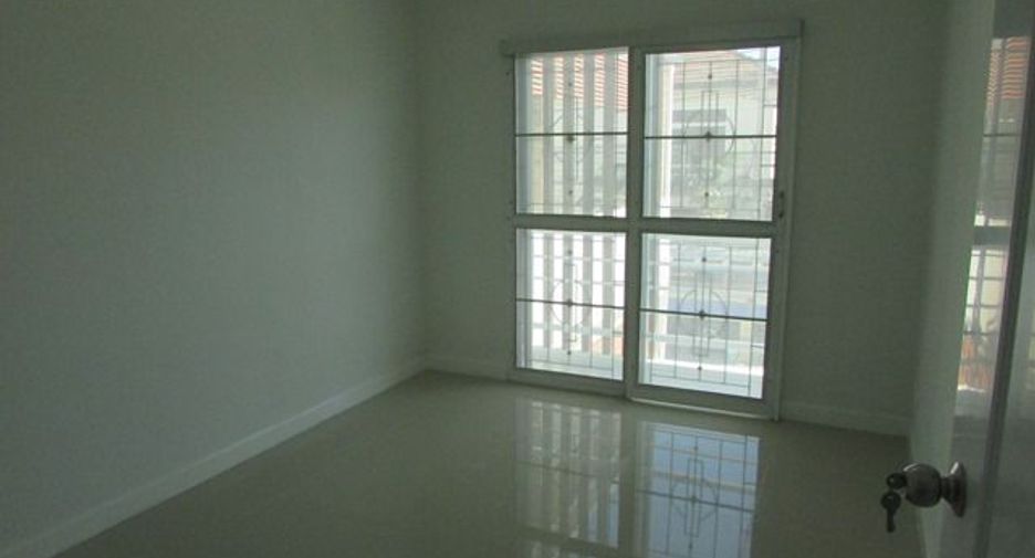For sale スタジオ townhouse in Lat Krabang, Bangkok