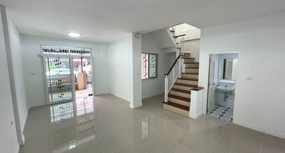 For sale スタジオ townhouse in Khlong Sam Wa, Bangkok