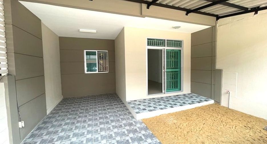 For sale スタジオ townhouse in Khlong Sam Wa, Bangkok