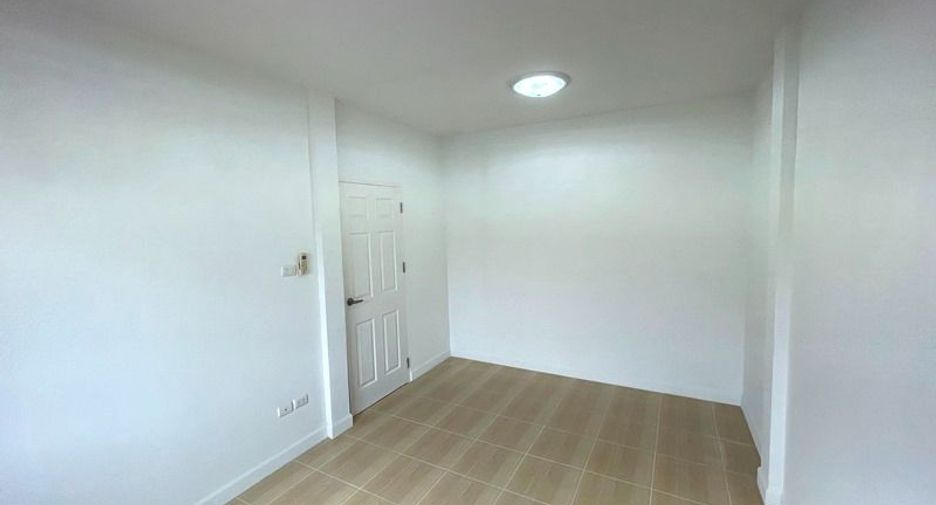 For sale スタジオ townhouse in Khlong Sam Wa, Bangkok