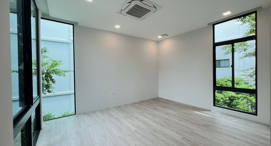 For sale 4 ベッドルーム house in Saphan Sung, Bangkok