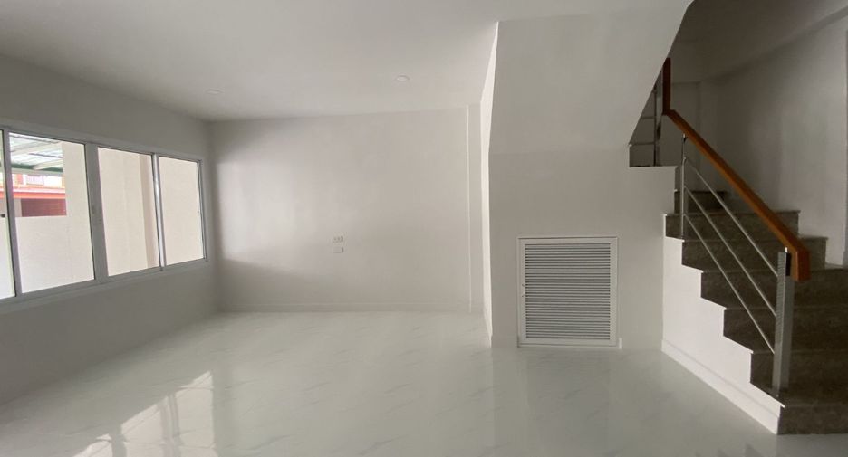 For sale studio townhouse in Bang Khen, Bangkok