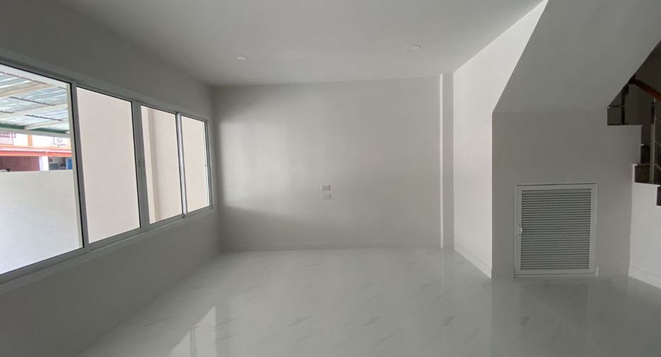 For sale studio townhouse in Bang Khen, Bangkok