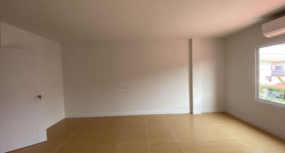 For sale studio townhouse in Bang Khen, Bangkok