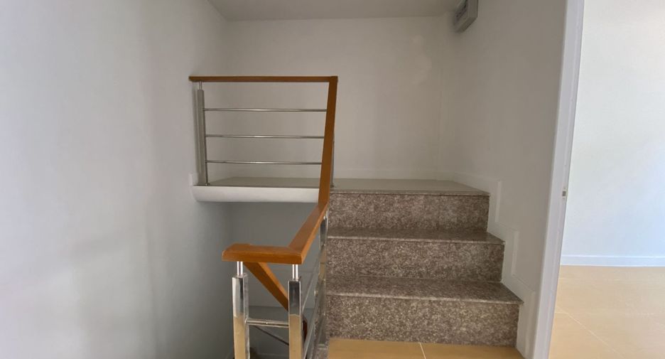 For sale studio townhouse in Bang Khen, Bangkok