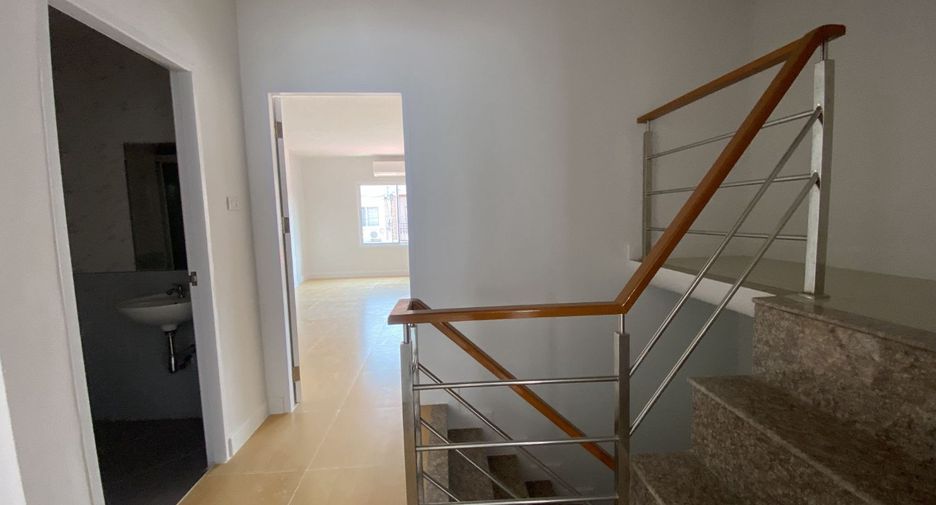 For sale studio townhouse in Bang Khen, Bangkok