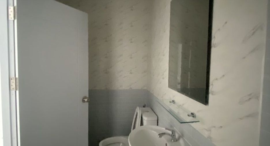 For sale studio townhouse in Bang Khen, Bangkok