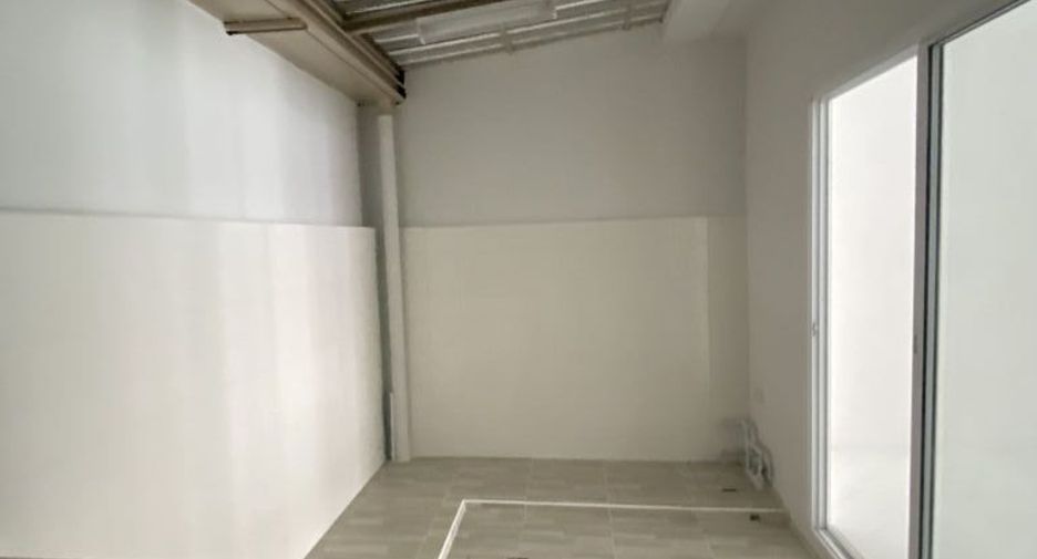 For sale studio townhouse in Bang Khen, Bangkok
