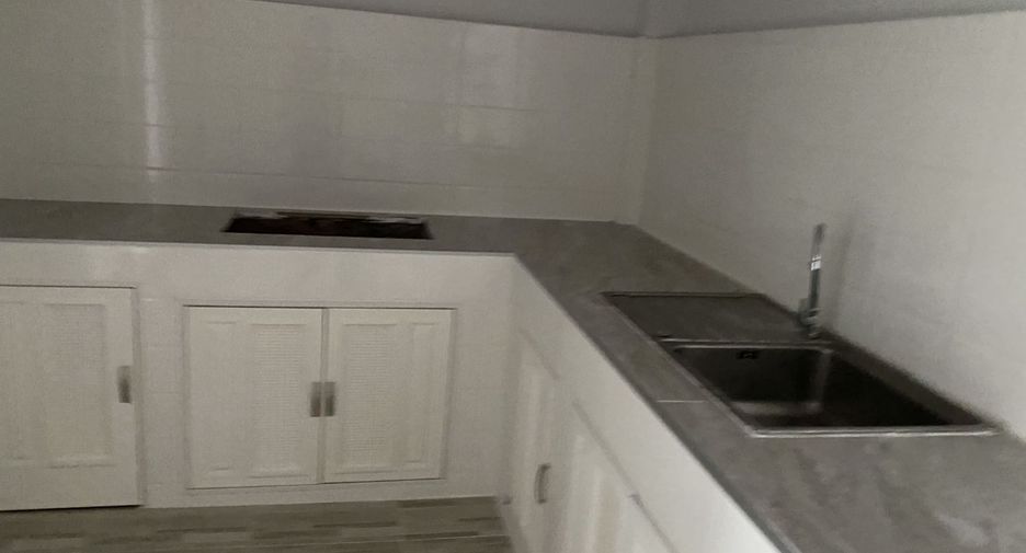 For sale studio townhouse in Bang Khen, Bangkok