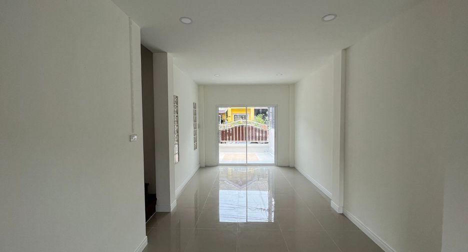 Casa adosada en venta de estudio en Nong Khaem, Bangkok