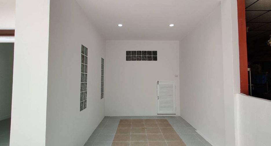 Casa adosada en venta de estudio en Nong Khaem, Bangkok
