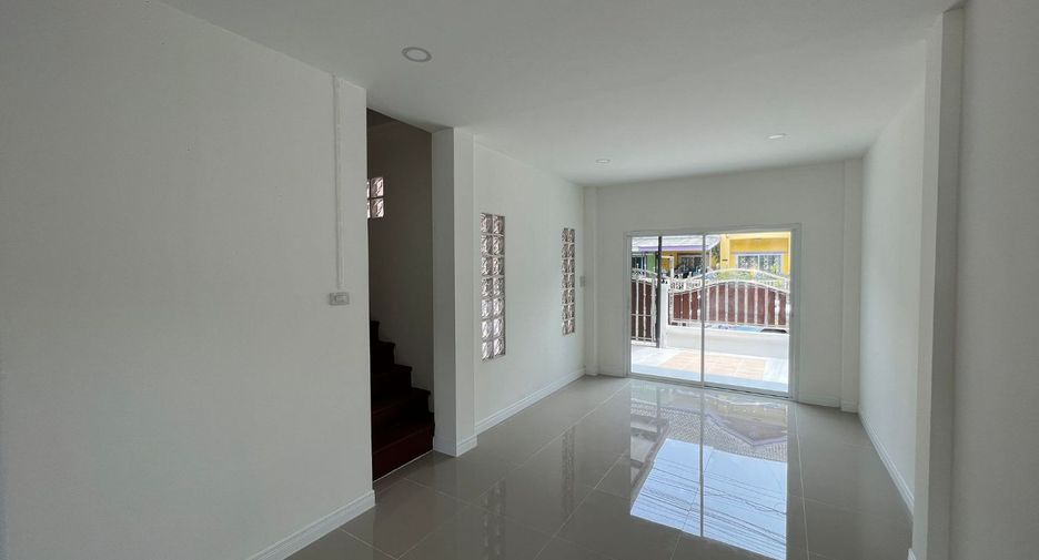 Casa adosada en venta de estudio en Nong Khaem, Bangkok