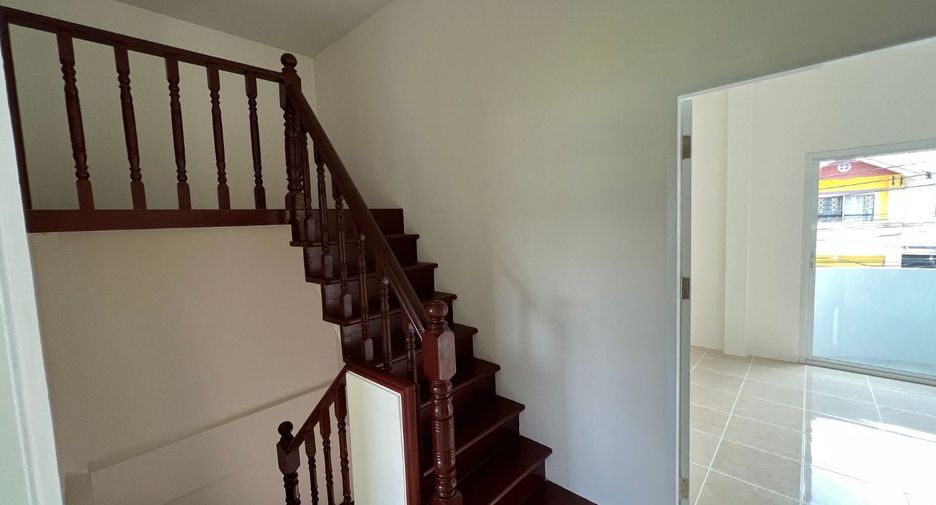 Casa adosada en venta de estudio en Nong Khaem, Bangkok