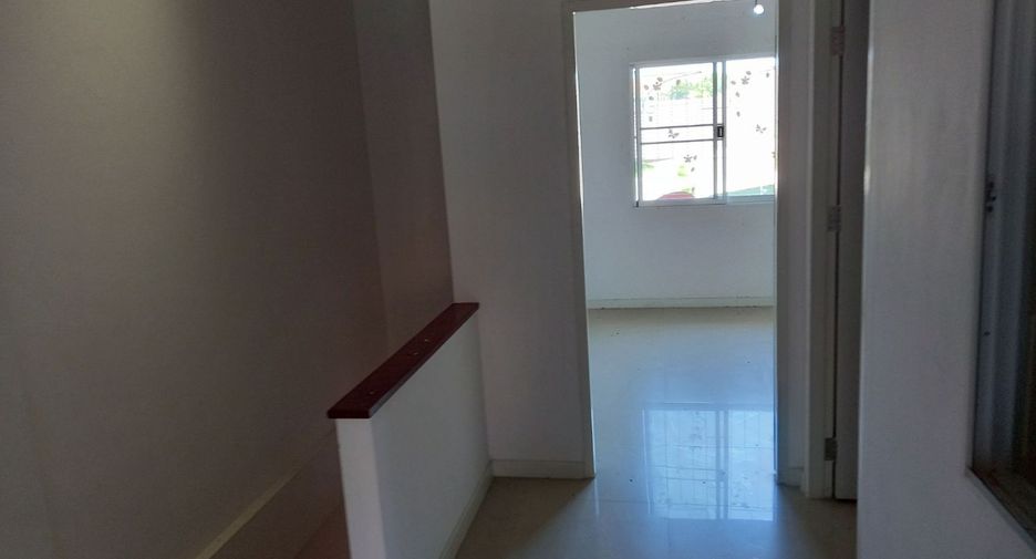 À vendre studio maison de ville à Bang Khen, Bangkok