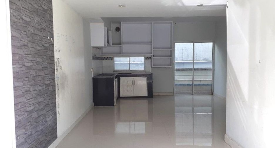 For sale studio townhouse in Khlong Sam Wa, Bangkok