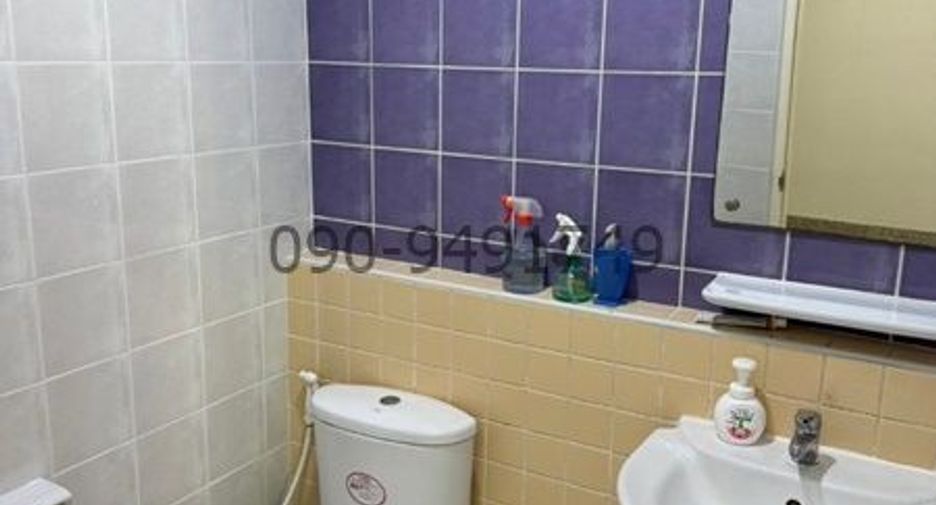 For rent 3 bedrooms townhouse in Lat Phrao, Bangkok