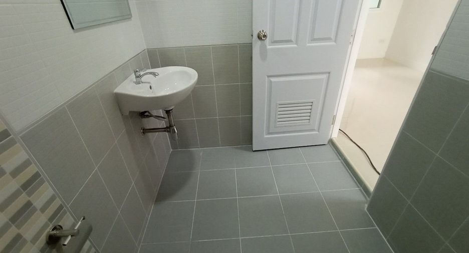 For sale studio townhouse in Sai Mai, Bangkok