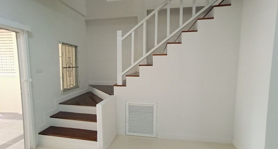 For sale studio townhouse in Sai Mai, Bangkok