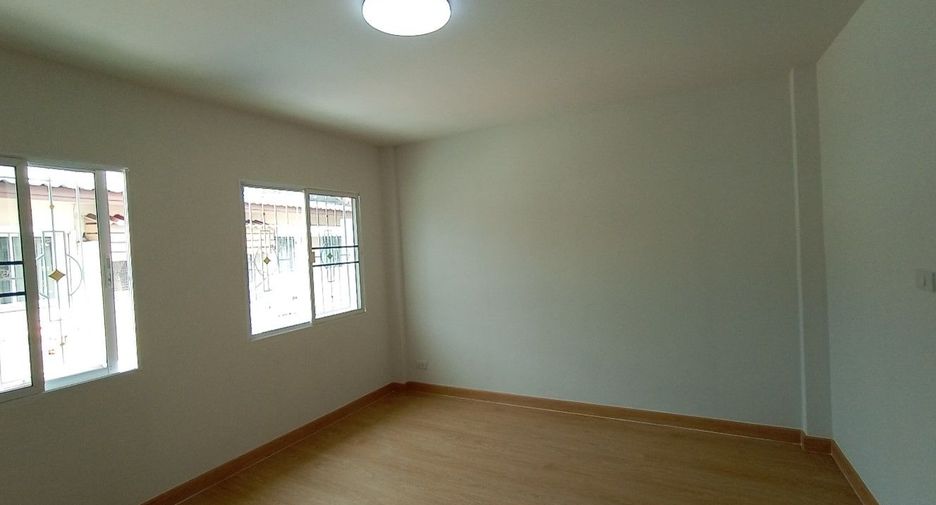 For sale studio townhouse in Sai Mai, Bangkok