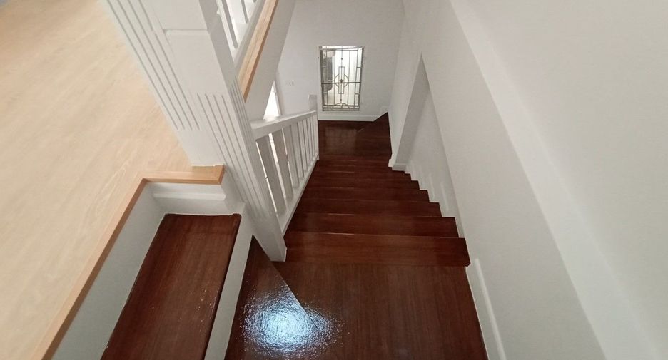 For sale studio townhouse in Sai Mai, Bangkok