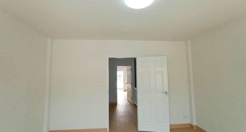 For sale studio townhouse in Sai Mai, Bangkok