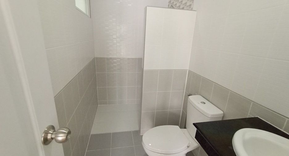 For sale studio townhouse in Sai Mai, Bangkok