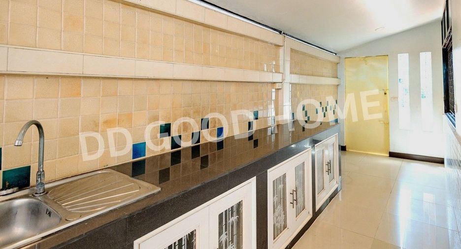 For sale 5 bedrooms house in Hat Yai, Songkhla