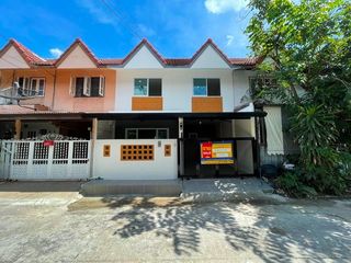 出售 公寓 联排别墅 在 Bang Khun Thian, 曼谷