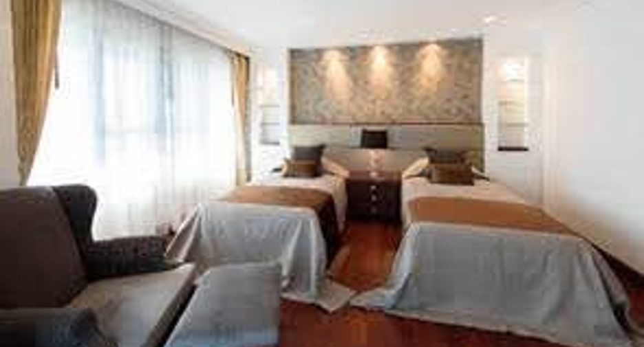 For rent 4 bedrooms condo in Khlong Toei, Bangkok