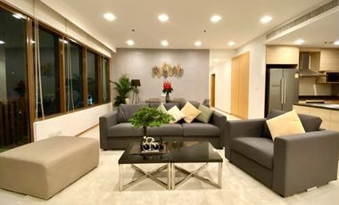 For rent 3 bedrooms condo in Khlong Toei, Bangkok
