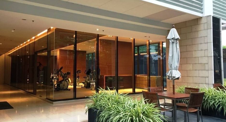 For rent 3 bedrooms condo in Khlong Toei, Bangkok