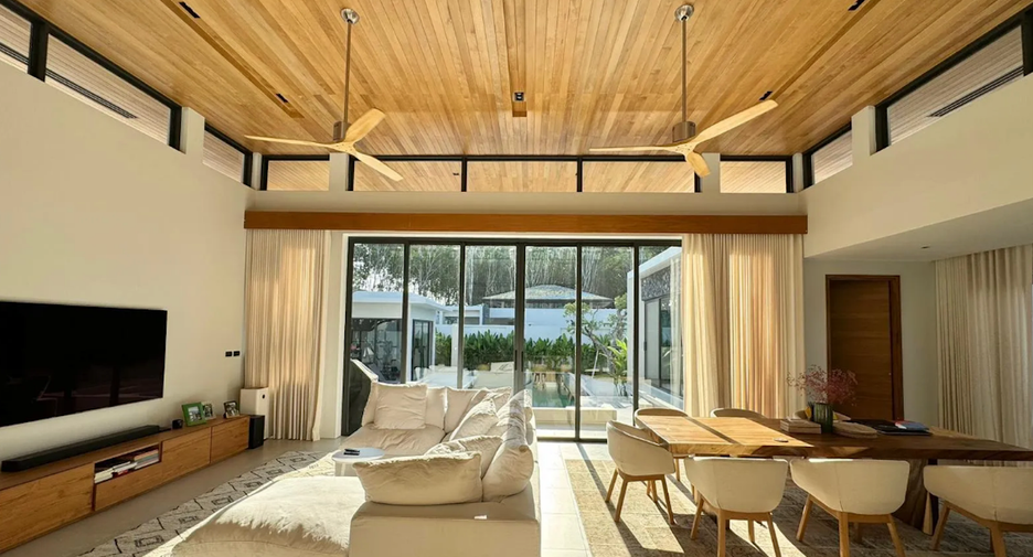 For rent and for sale 4 bedrooms villa in Thalang, Phuket