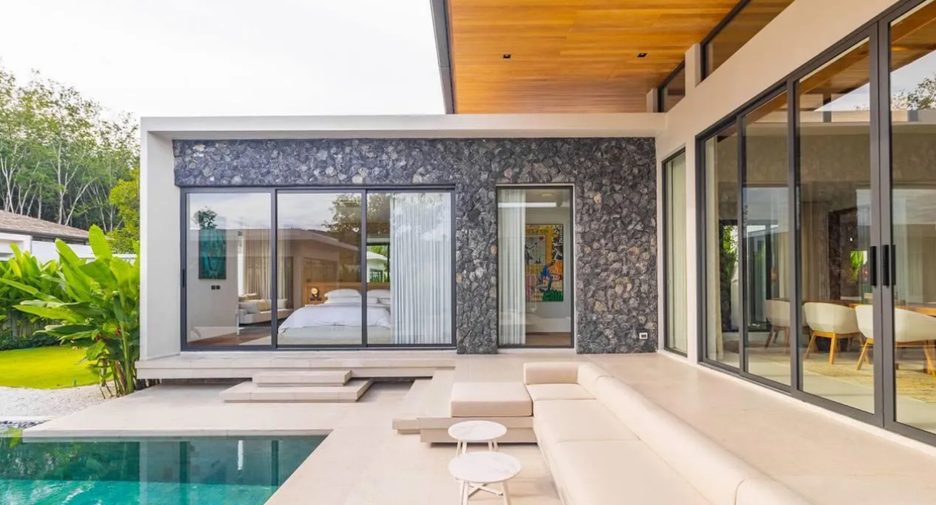 For rent and for sale 4 bedrooms villa in Thalang, Phuket