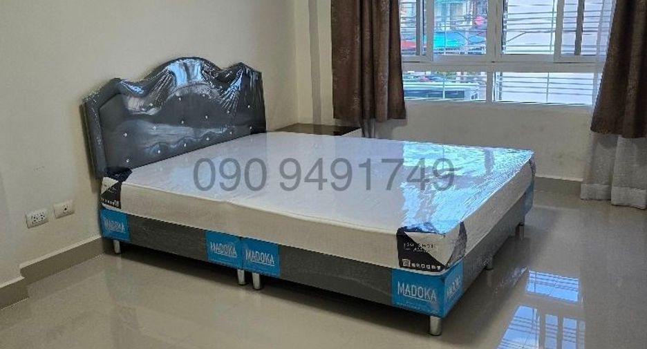 For rent 3 bedrooms townhouse in Thung Khru, Bangkok