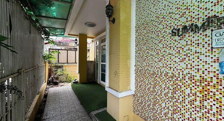For sale 5 bedrooms house in Suan Luang, Bangkok