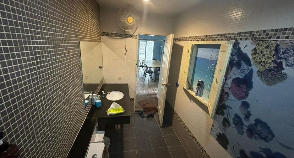 For sale 5 bedrooms house in Suan Luang, Bangkok