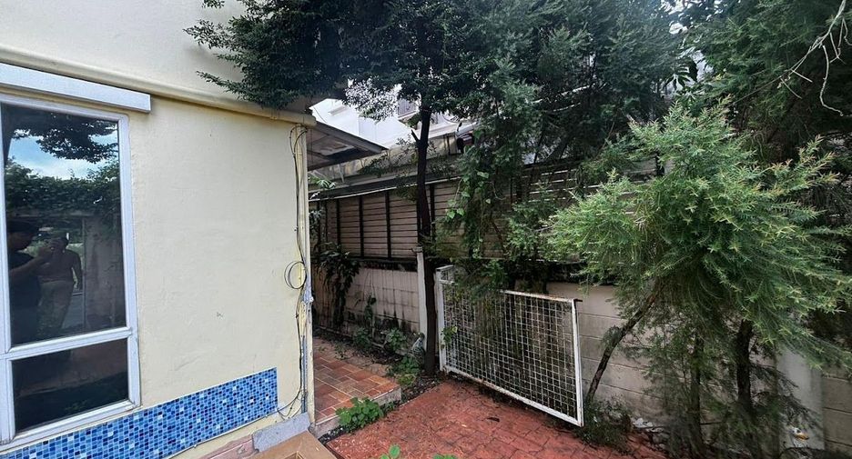 For sale 5 bedrooms house in Suan Luang, Bangkok