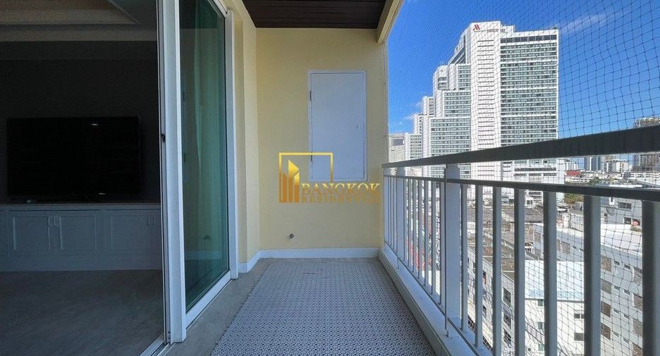 For rent 3 Beds condo in Khlong Toei, Bangkok